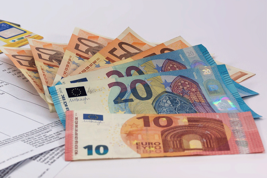 How to redeem a €300 no deposit bonus code?