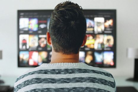 Gokken op jouw smart TV – hoe doe je dat en waar?