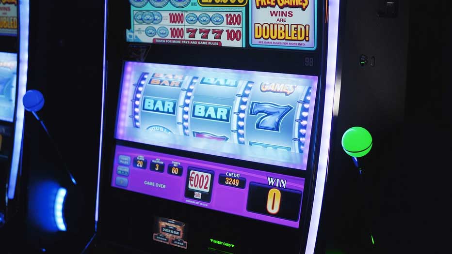 US army earns $100 million a year from overseas slot machines
